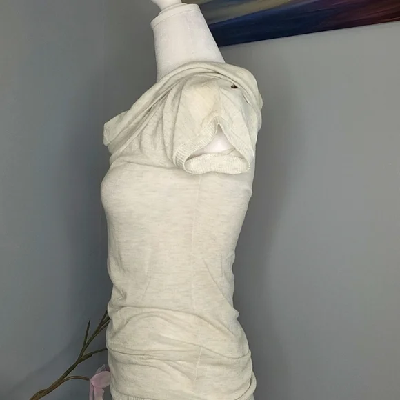 Women's Top - Picture 4 of 7